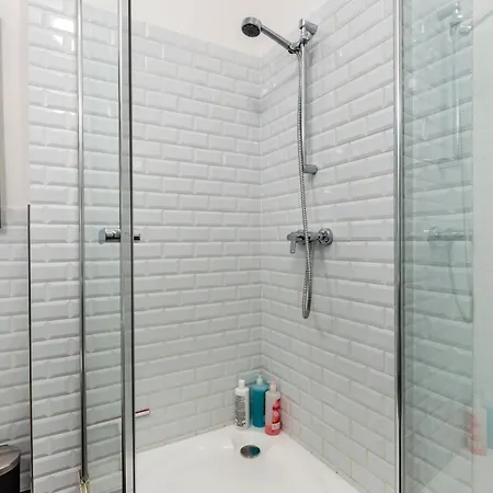 Stylish Oasis With Ac And Parking Apartment
