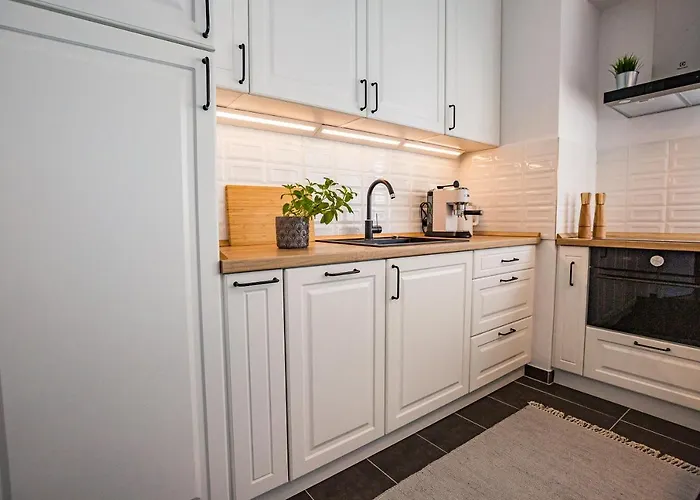 Stylish Oasis With Ac And Parking Apartment *