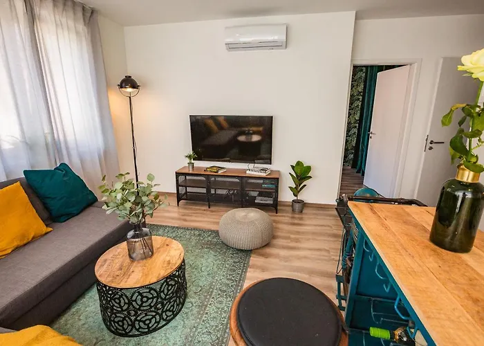 Stylish Oasis With Ac And Parking Budapest