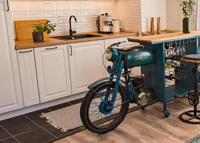 Stylish Oasis With Ac And Parking