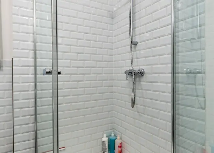 Stylish Oasis With Ac And Parking Apartment