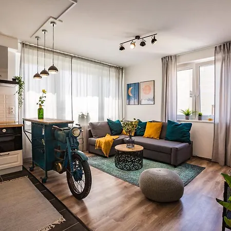 Stylish Oasis With Ac And Parking 公寓