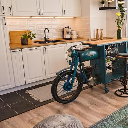 Stylish Oasis With Ac And Parking