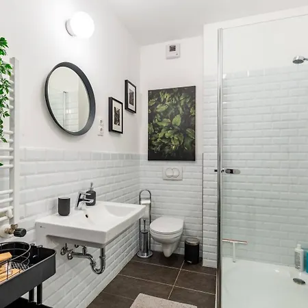 Stylish Oasis With Ac And Parking Apartment *