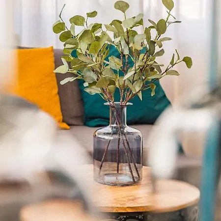 Stylish Oasis With Ac And Parking Appartamento